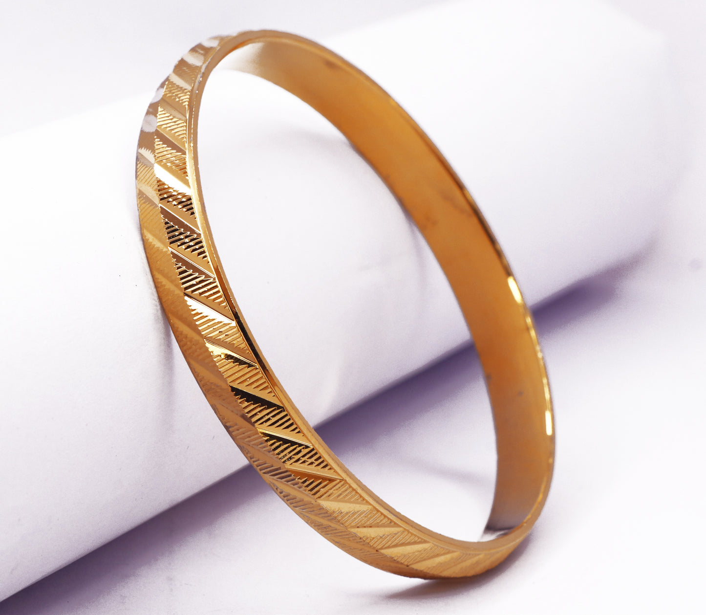 Gold Color Parallel Lines Pattern Kada