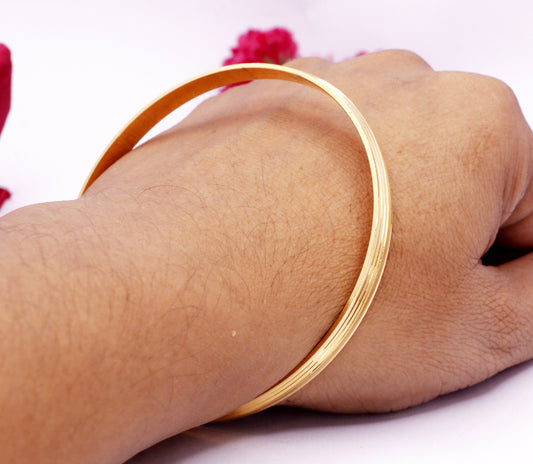 Gold Color Minimalistic Pattern Kada