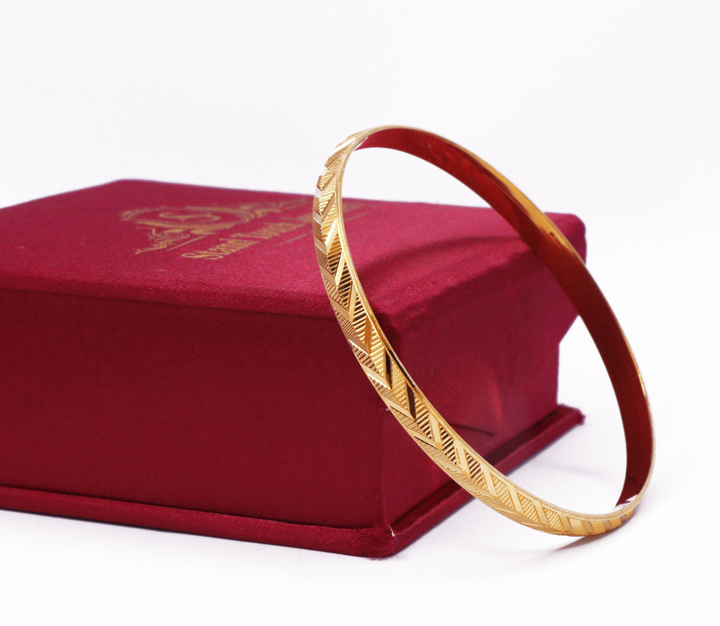 Gold Color V-Shape Pattern Kada
