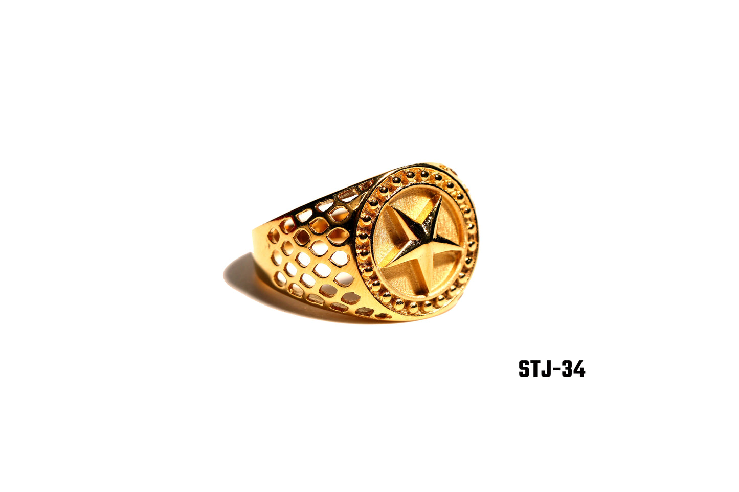 Gold Plated Men's Ring with Star Emblem and Mesh Design