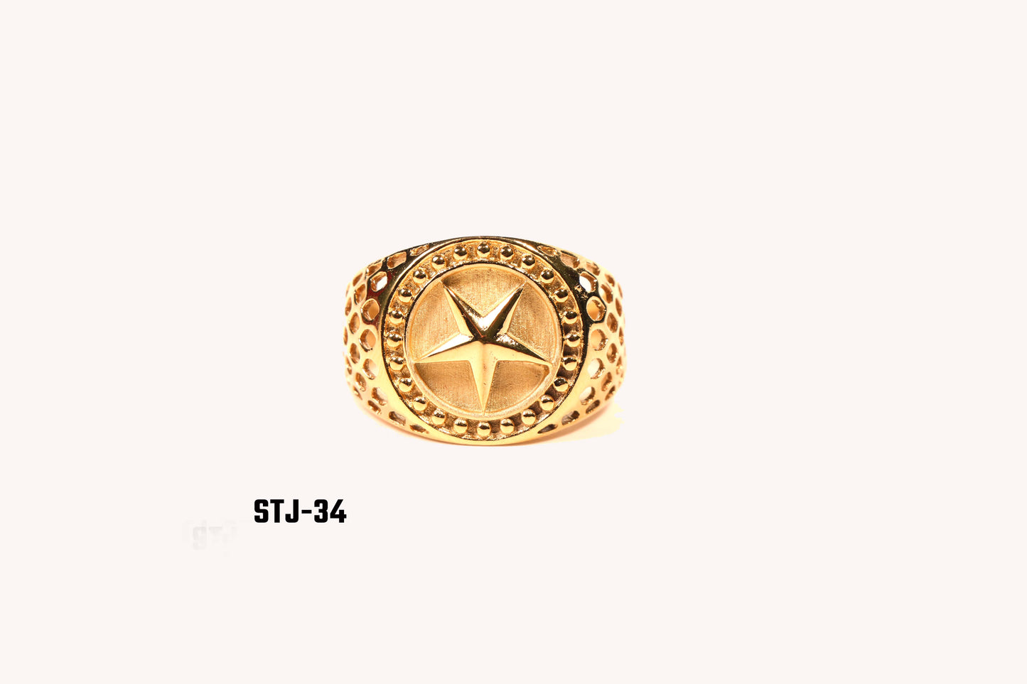 Gold Plated Men's Ring with Star Emblem and Mesh Design