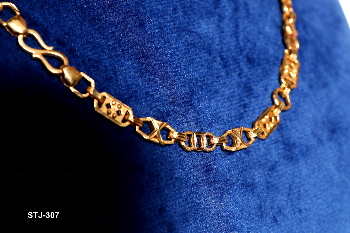 Gold-Toned Geometric Chain for Men - Unique and Stylish Men's Accessory