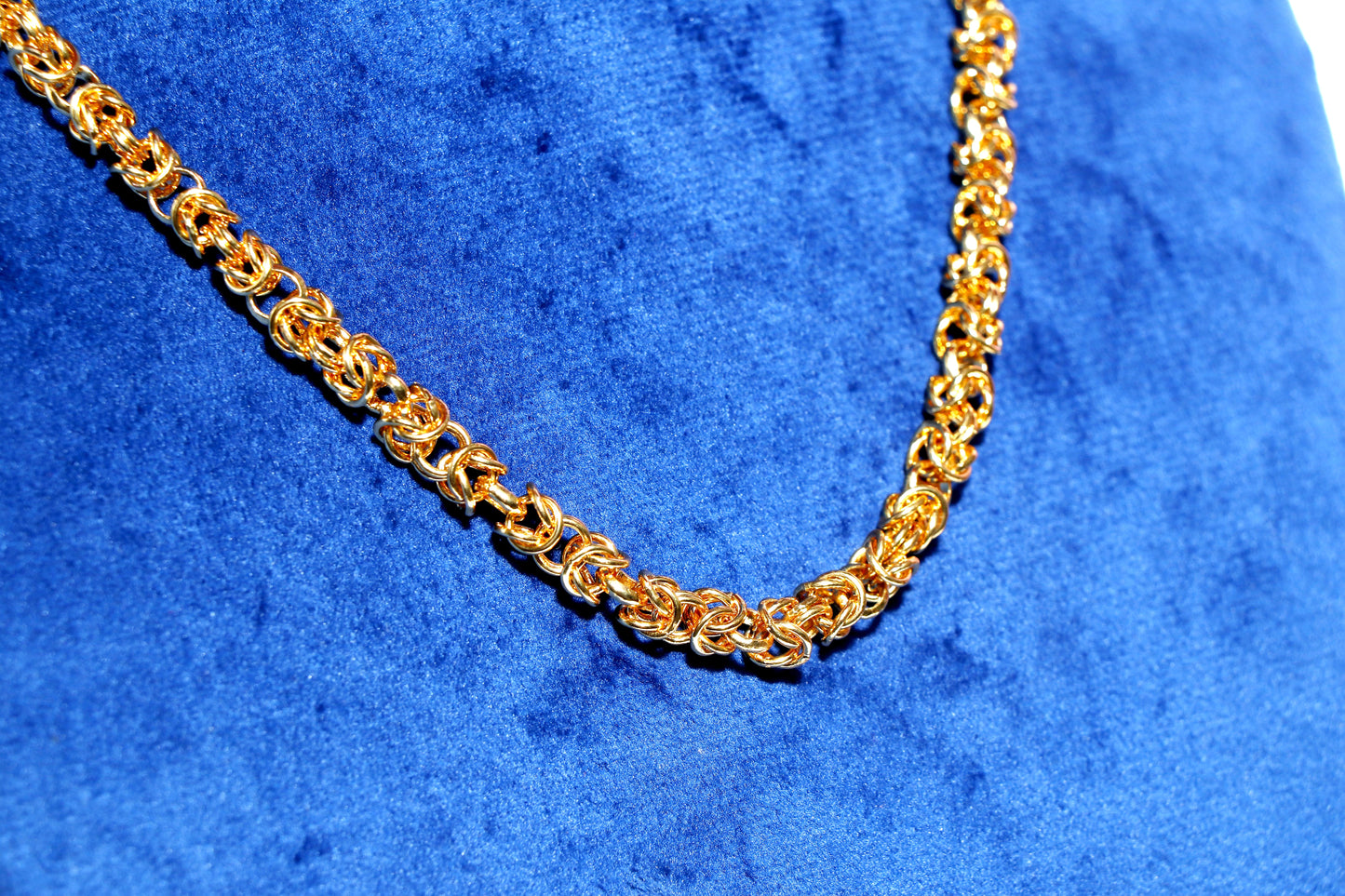 Men's Gold-Tone Chain Necklace - Intricate Interwoven Design - Men's Accessories